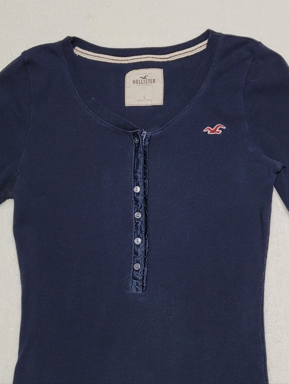 Elena Gilbert Vampire Diaries Vintage Y2K Hollister Navy Blue Button V-neck Top - Picture 3 of 9